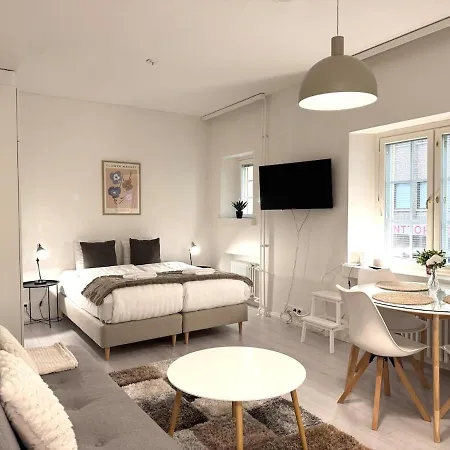 Modern In The Centre *